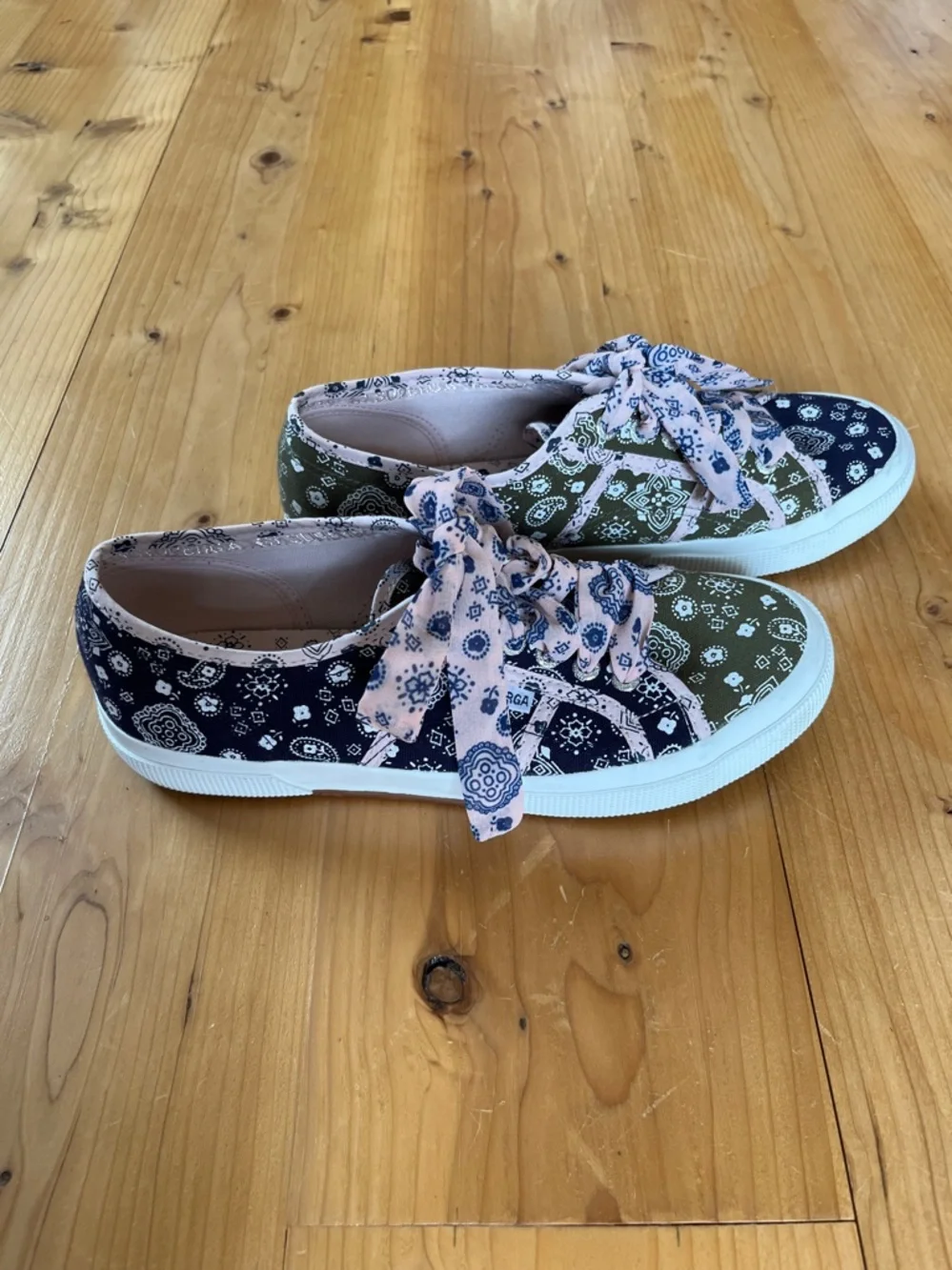 Superga Low-Top Lace Up Sneakers in Navy Blue & Olive Green Paisley Pattern - Picture 3 of 8